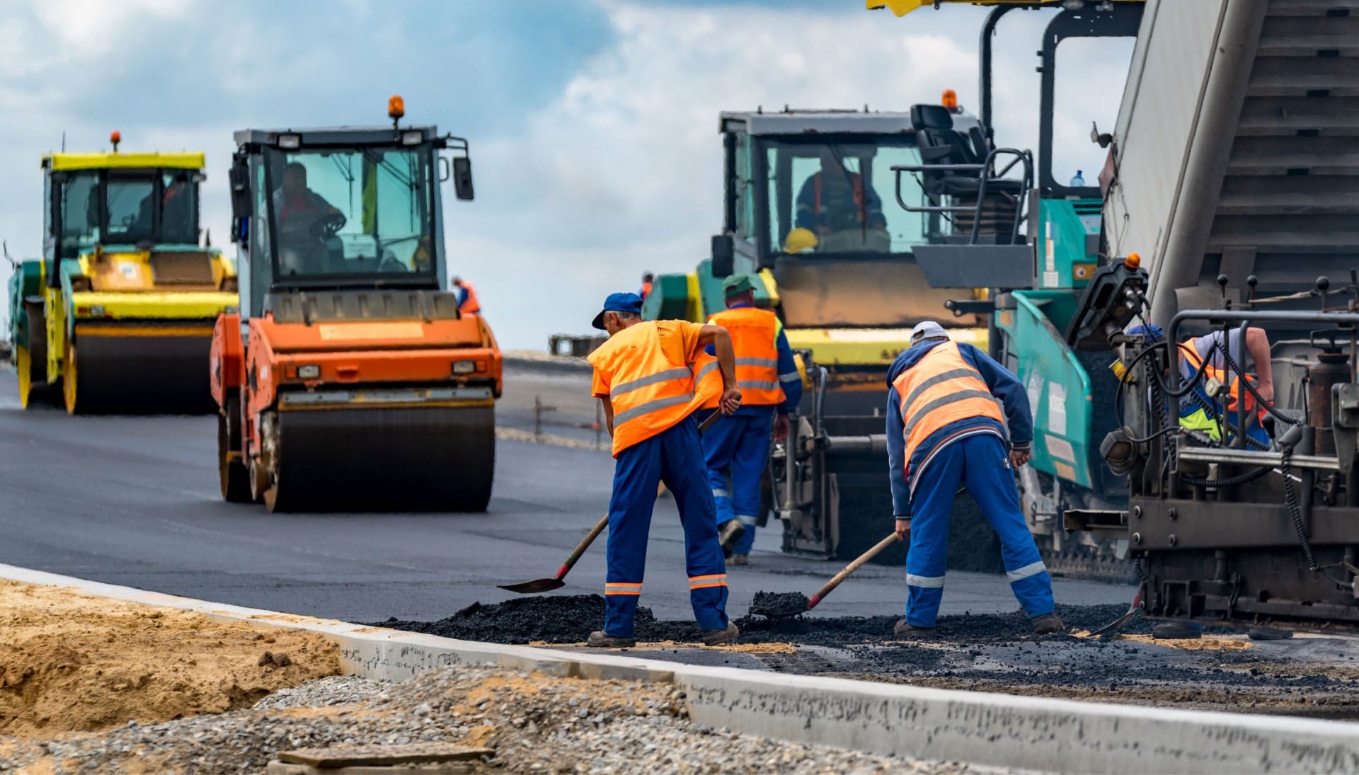 Reliable asphalt construction services in Minneapolis, MN for various projects.